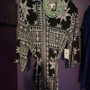 Chaus New York dress shirt/Ashley Stewart statement piece necklace